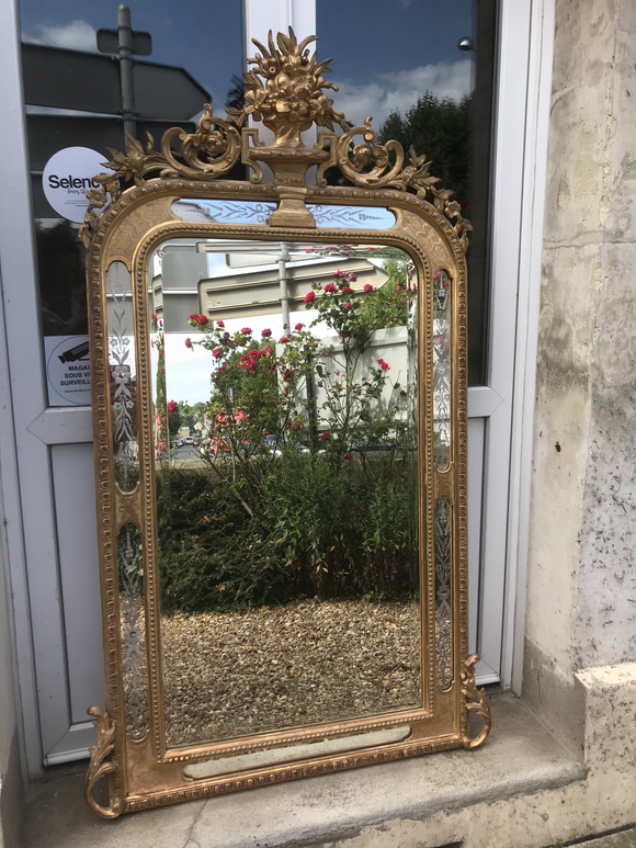 Miroir à parecloses vénitiennes